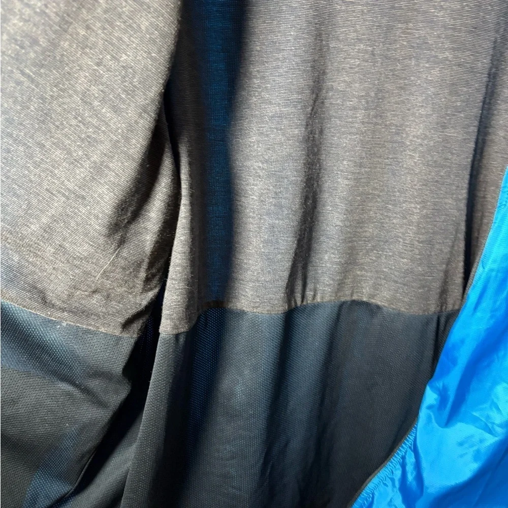 Mizuno Perfirmance Men's Vibrant Blue Windbreaker